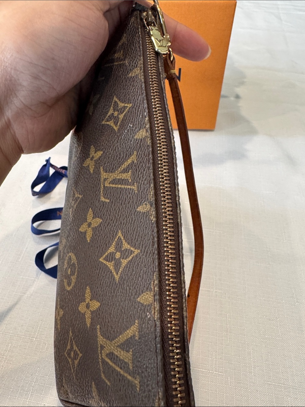 Authentic Louis Vuitton Monogram Pochette - Picture 9 of 12